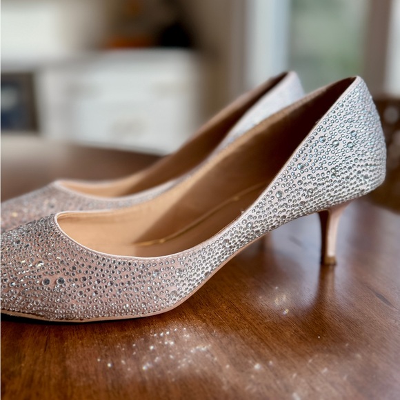 Badgley Mischka Frenchie Pointed Toe Kitten Heel - Picture 5 of 14